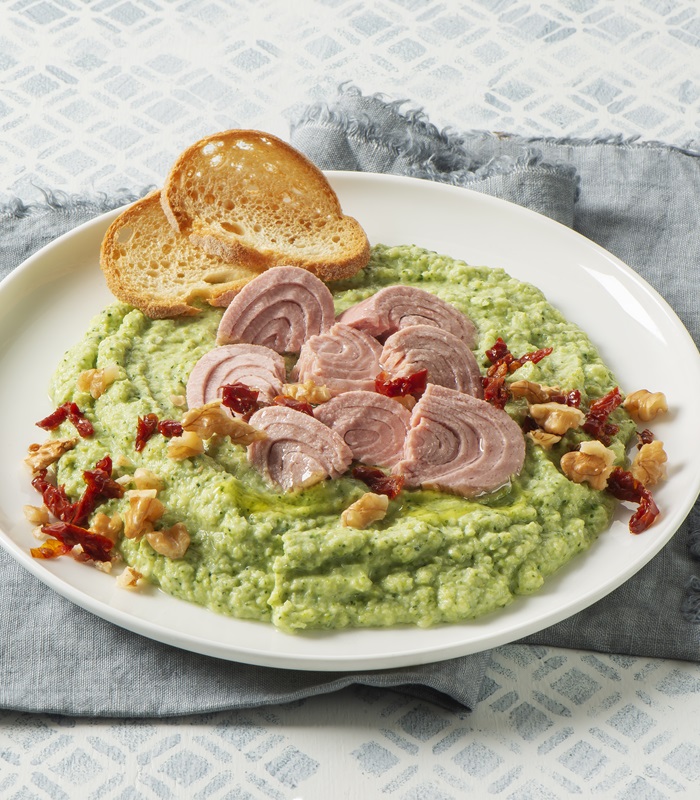 Crema di broccoli e noci con Trancetti di Tonno