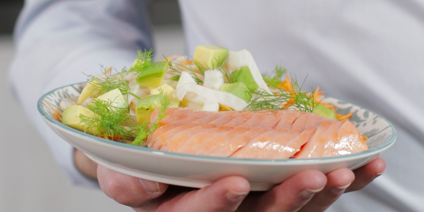 Salmone, finocchi e avocado all’aneto